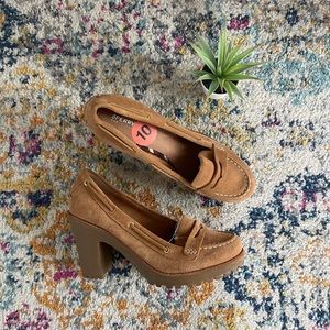 Sperry Topsider Suede Tan Darlington Block Heels Size 10